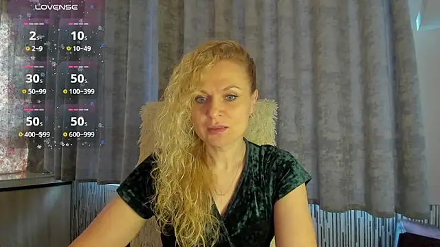 Snapshot of LanaLight_x chatting on 21, 5, 2026 LanaLight x online show from 21, 5, 2026