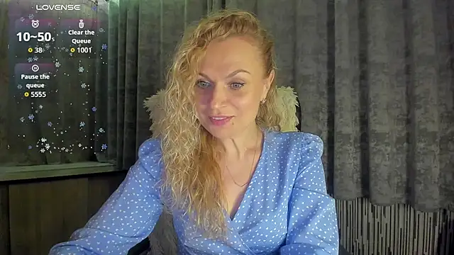 Snapshot of LanaLight_x chatting on 27, 5, 2026 LanaLight x online show from 27, 5, 2026