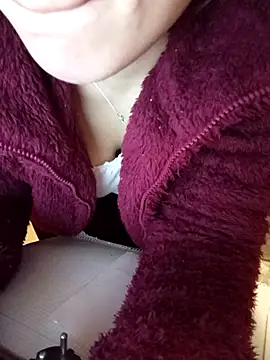 gatitachula93 online show from 9, 3, 2026