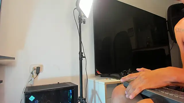 Snapshot of Latin_boys79 chatting on 28, 2, 2026 Latin boys79 online show from 28, 2, 2026