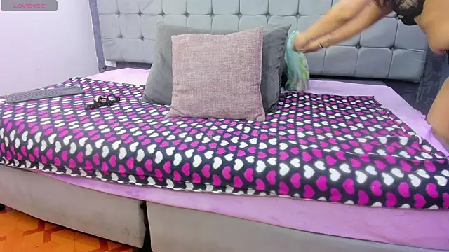 Messy Karol  online show from 20, 12, 2025