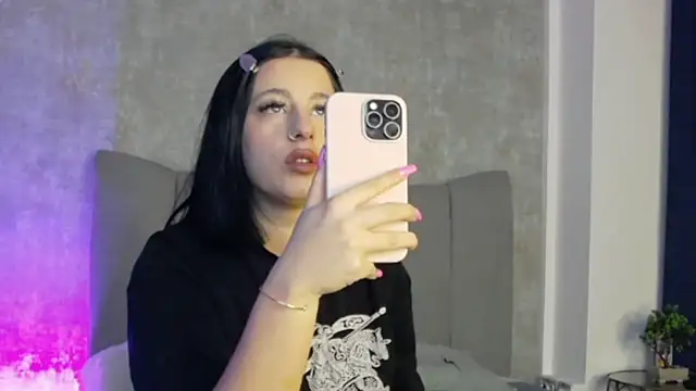 LucyRayy online show from 8, 2, 2026