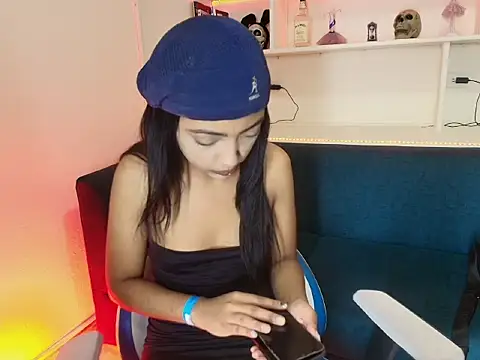 Samantha Martiness online show from 22, 12, 2025