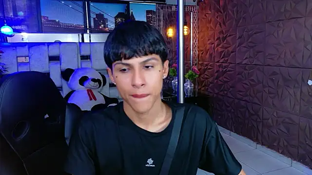 StormLuxX online show from 8, 1, 2026