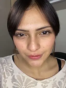 MiaLuxx  online show from 2, 12, 2025