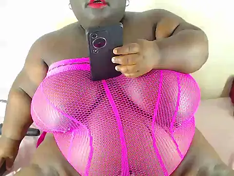 Snapshot of NAUGHTY_MIDGET30 chatting on 4, 6, 2026 NAUGHTY MIDGET30 online show from 4, 6, 2026