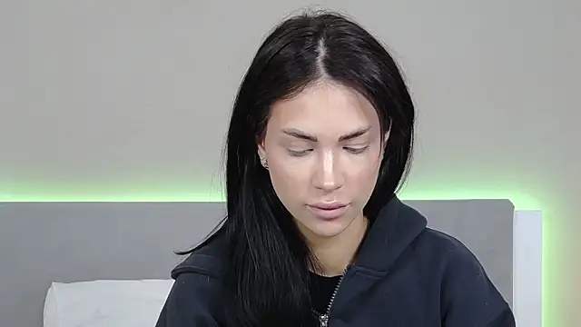 Snapshot of RachaelMils chatting on 3, 3, 2026 RachaelMils online show from 3, 3, 2026