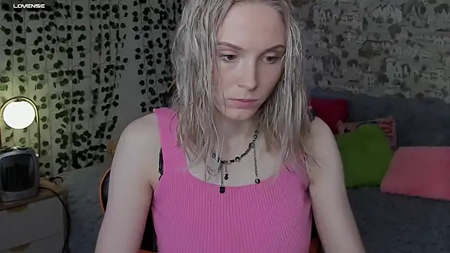 Snapshot of Gina_Gina_love chatting on 28, 5, 2026 Gina Gina love online show from 28, 5, 2026