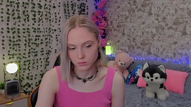 Snapshot of Gina_Gina_love chatting on 9, 6, 2026 Gina Gina love online show from 9, 6, 2026