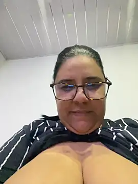 Snapshot of Carameloswing1 chatting on 3, 5, 2026 Carameloswing1 online show from 3, 5, 2026