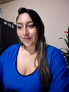 Valeria montana  online show from 13, 12, 2025