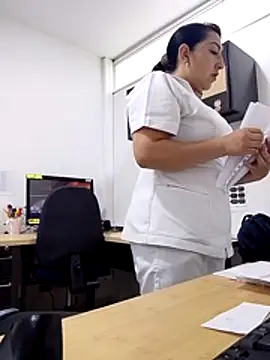 Valeria montana  online show from 2, 3, 2026