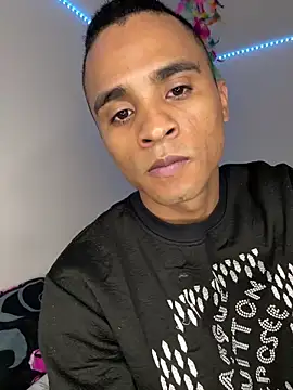 Snapshot of MambaNegrandWhite chatting on 4, 12, 2025 MambaNegrandWhite online show from 4, 12, 2025