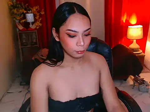 Snapshot of kylieEmparado chatting on 17, 5, 2026 kylieEmparado online show from 17, 5, 2026