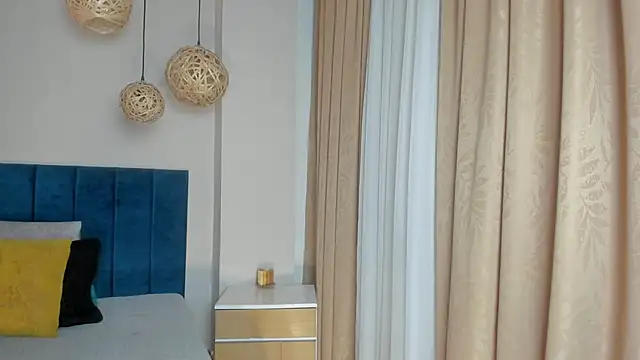 Snapshot of LyraVendrell chatting on 26, 4, 2026 LyraVendrell online show from 26, 4, 2026