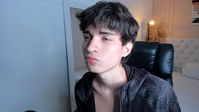 CONNOR STONNE  online show from 16, 4, 2026