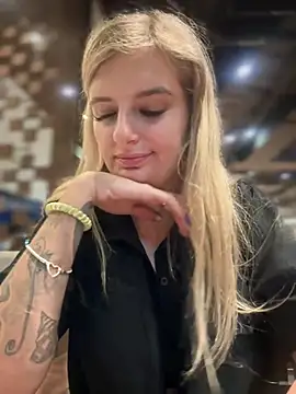 Snapshot of Betsy chatting on 6, 1, 2025 Betsy online show from 6, 1, 2025