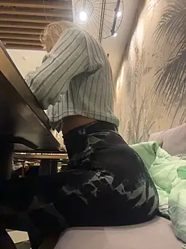 Betsy online show from 15, 12, 2025