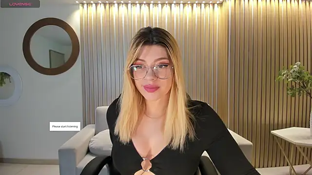 Snapshot of MadisonKane chatting on 2, 5, 2026 MadisonKane online show from 2, 5, 2026