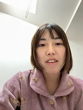 Snapshot of Risa-chan chatting on 4, 12, 2025 Risa-chan online show from 4, 12, 2025