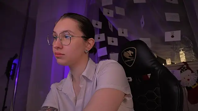 hi evie online show from 21, 12, 2025