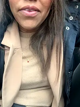 Bambolinastella online show from 22, 12, 2025