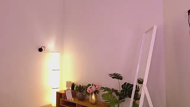 Snapshot of tinapie chatting on 5, 6, 2026 tinapie online show from 5, 6, 2026