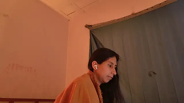 Snapshot of MoonLipsON- chatting on 12, 5, 2026 MoonLipsON- online show from 12, 5, 2026