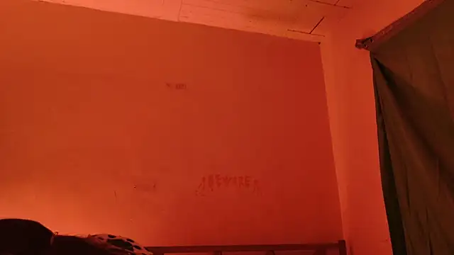 Snapshot of MoonLipsON- chatting on 17, 5, 2026 MoonLipsON- online show from 17, 5, 2026