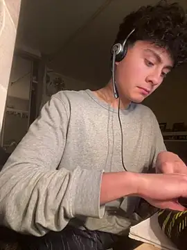 hungspanishtwink online show from 9, 2, 2026