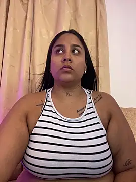 Snapshot of YenthCorona chatting on 11, 5, 2026 YenthCorona online show from 11, 5, 2026