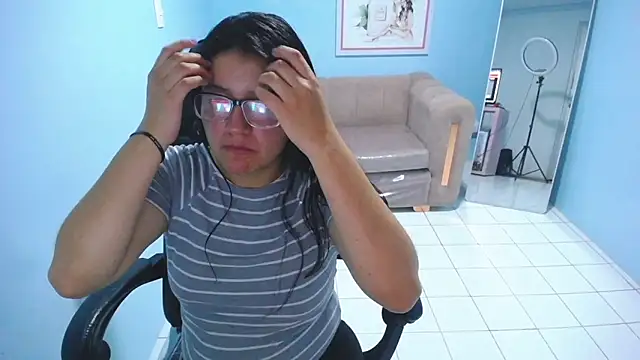 Snapshot of eva_smit_t chatting on 5, 12, 2025 eva smit t online show from 5, 12, 2025