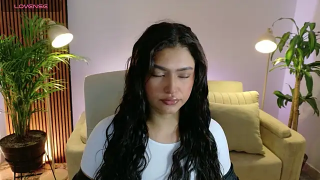 Snapshot of victoria___moon chatting on 23, 2, 2026 victoria moon online show from 23, 2, 2026