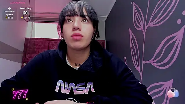 Kiara Fox   online show from 26, 3, 2026