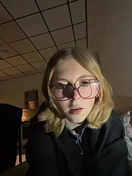 Milly-Kiss online show from 6, 1, 2026