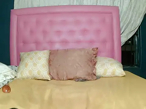 Snapshot of BasellBlue chatting on 5, 12, 2025 BasellBlue online show from 5, 12, 2025