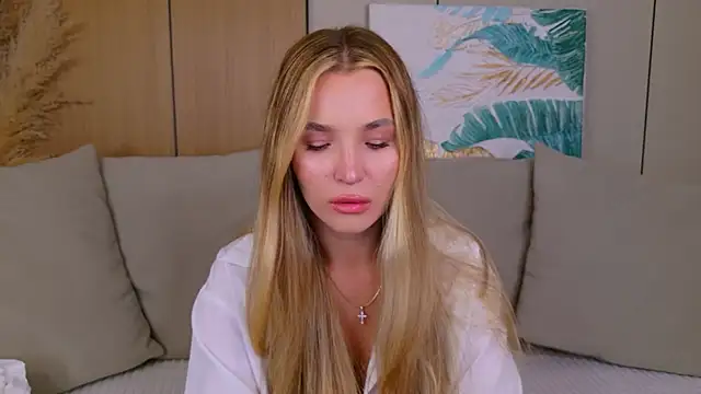 Snapshot of Lina_Sinerz chatting on 7, 7, 2026 Lina Sinerz online show from 7, 7, 2026