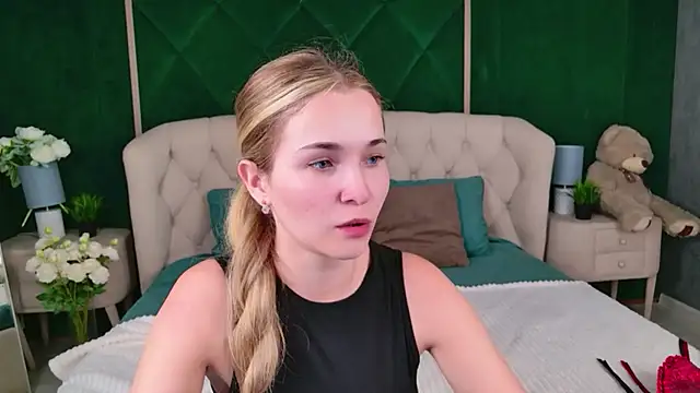 Snapshot of Lina_Sinerz chatting on 17, 7, 2026 Lina Sinerz online show from 17, 7, 2026