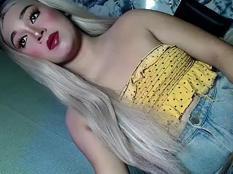 Snapshot of shadow-goddess chatting on 19, 7, 2026 shadow-goddess online show from 19, 7, 2026