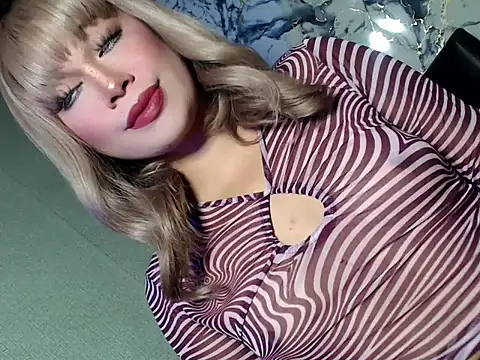 Snapshot of shadow-goddess chatting on 23, 7, 2026 shadow-goddess online show from 23, 7, 2026