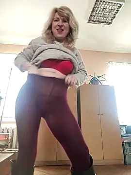 AhlyssaLove1155 online show from 3, 3, 2026