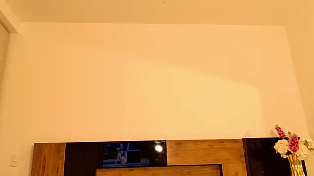 LucyHanks online show from 14, 4, 2026