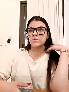 Snapshot of lililovexx chatting on 2, 2, 2026 lililovexx online show from 2, 2, 2026