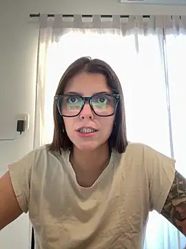 Snapshot of lililovexx chatting on 19, 3, 2026 lililovexx online show from 19, 3, 2026