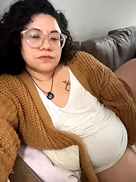 Snapshot of VanesssaMilf_ chatting on 9, 2, 2026 VanesssaMilf online show from 9, 2, 2026