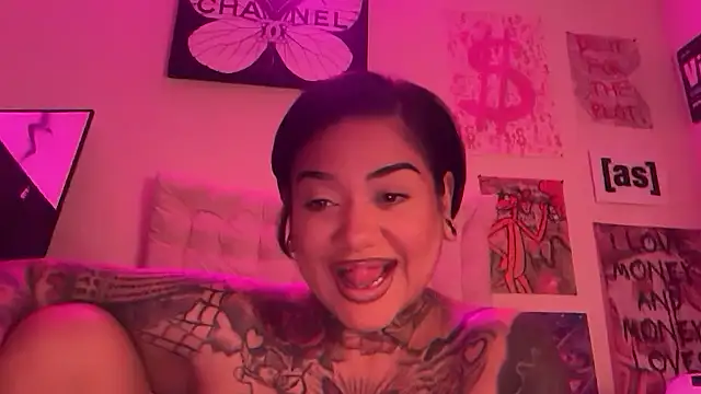 Itsonlyvirgo online show from 9, 4, 2026