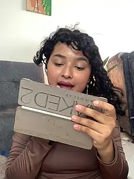 ladulcemary  online show from 4, 4, 2026