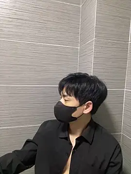 kimze7 online show from 7, 4, 2026