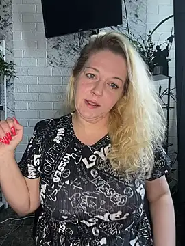 Snapshot of JenniferCarmen chatting on 23, 4, 2026 JenniferCarmen online show from 23, 4, 2026