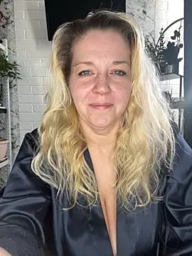 Snapshot of JenniferCarmen chatting on 1, 5, 2026 JenniferCarmen online show from 1, 5, 2026